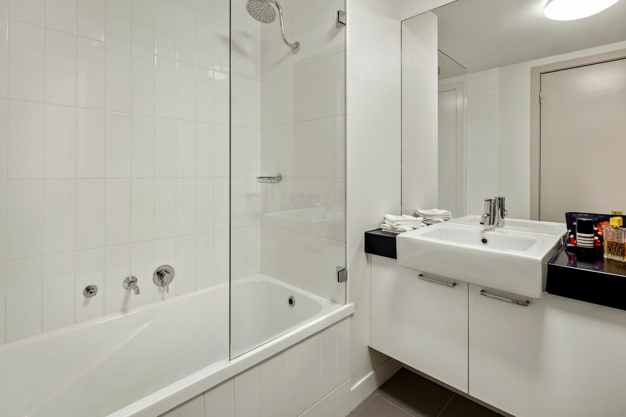 Aparthotel Quest Docklands Melburne Exterior foto