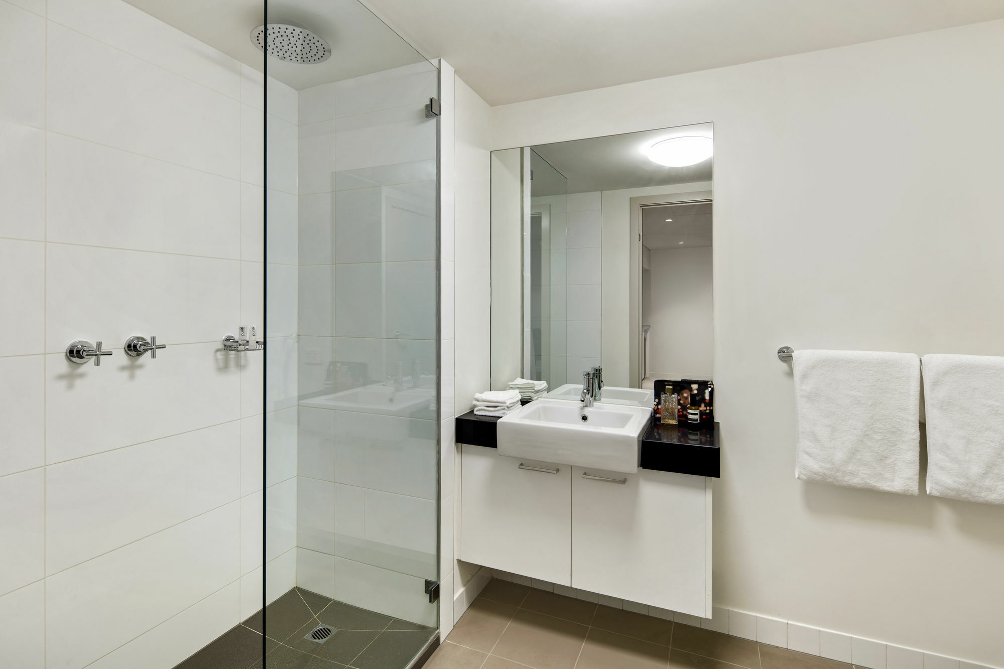 Aparthotel Quest Docklands Melburne Exterior foto
